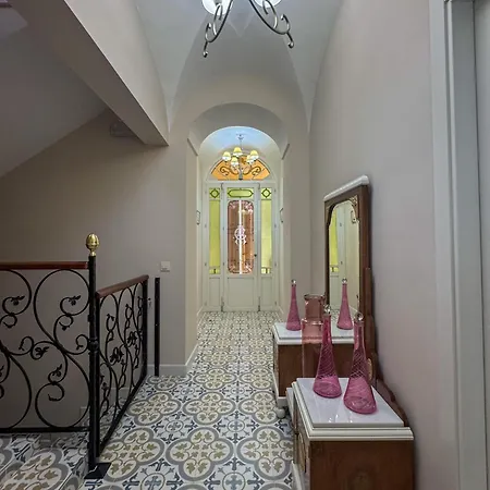 Maestra Anita Perez *