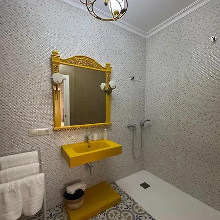 Maestra Anita Perez Country house