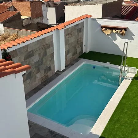 Maestra Anita Perez Country house Hornachos