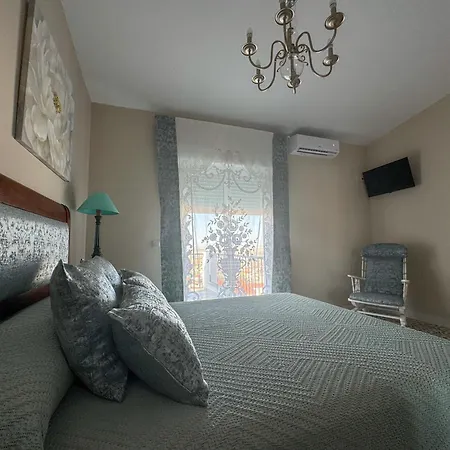 Maestra Anita Perez *