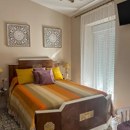 Maestra Anita Perez *