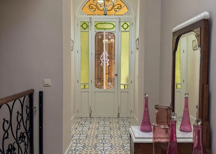 Maestra Anita Perez Venkovský dům