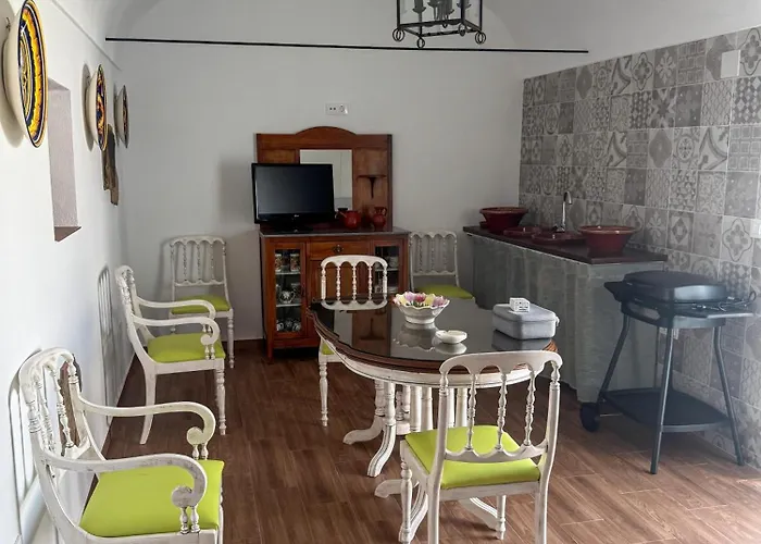 Maestra Anita Perez *